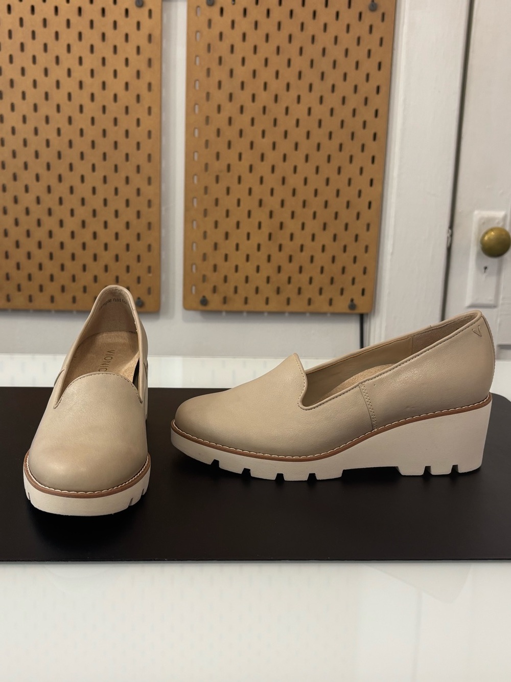 Vionic Women's Willa Wedge Slip-On Loafers, Taupe, Size (See Below). No Box